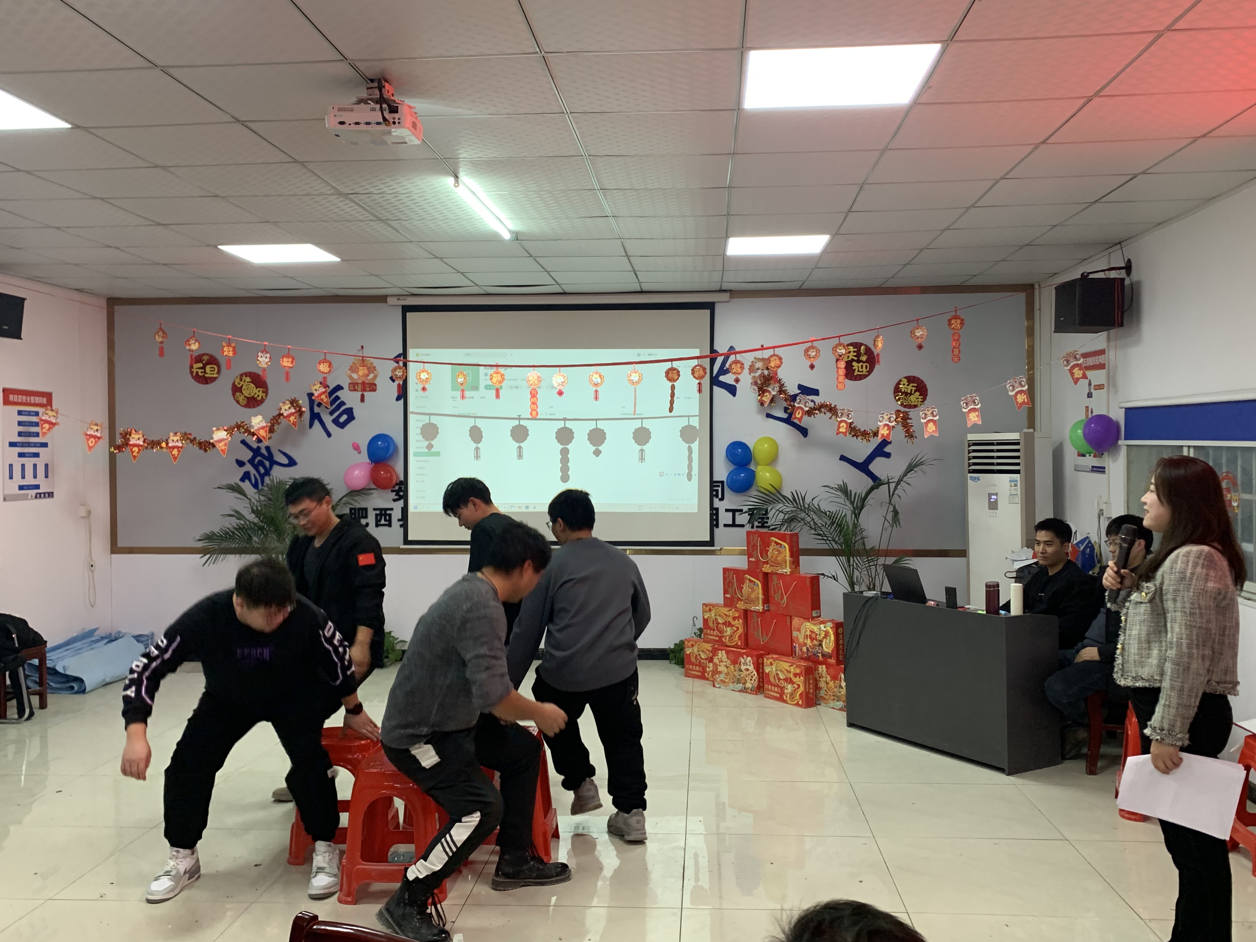 emc�ױ���(�й���½)�ٷ���վ